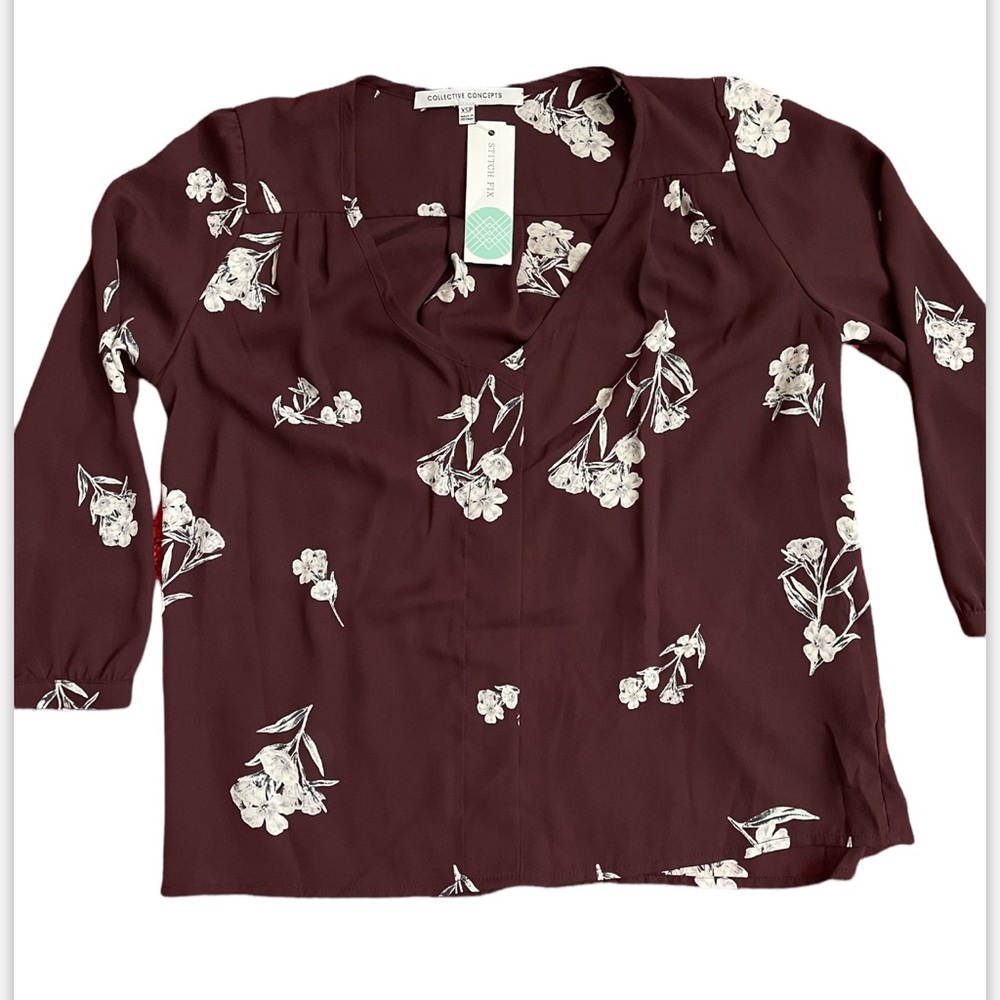 🆕 V-Neck Burgundy Floral Blouse - NWT